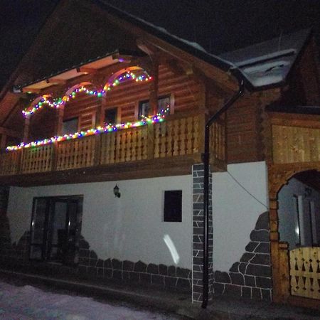 Vişeu de Sus Casa Novaヴィラ エクステリア 写真