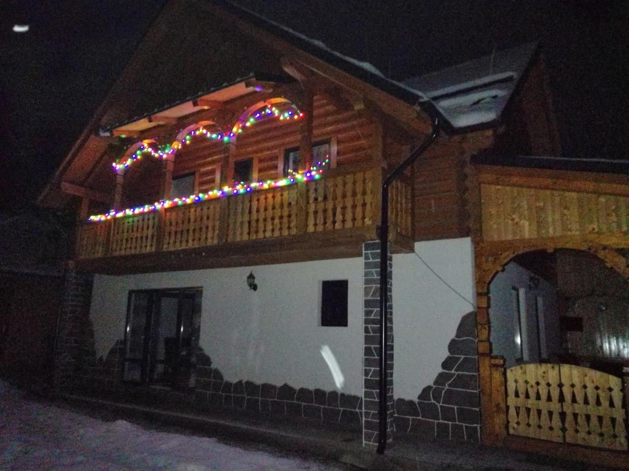 Vişeu de Sus Casa Novaヴィラ エクステリア 写真